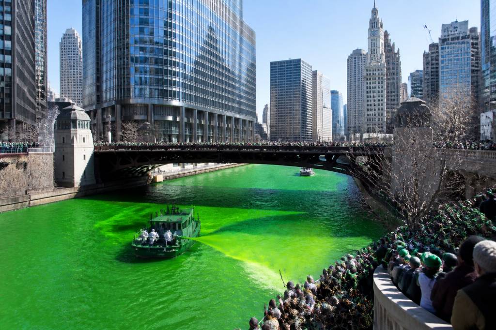 Chicago Saint Patrick : tout savoir sur la parade et les festivités emblématiques de la ville